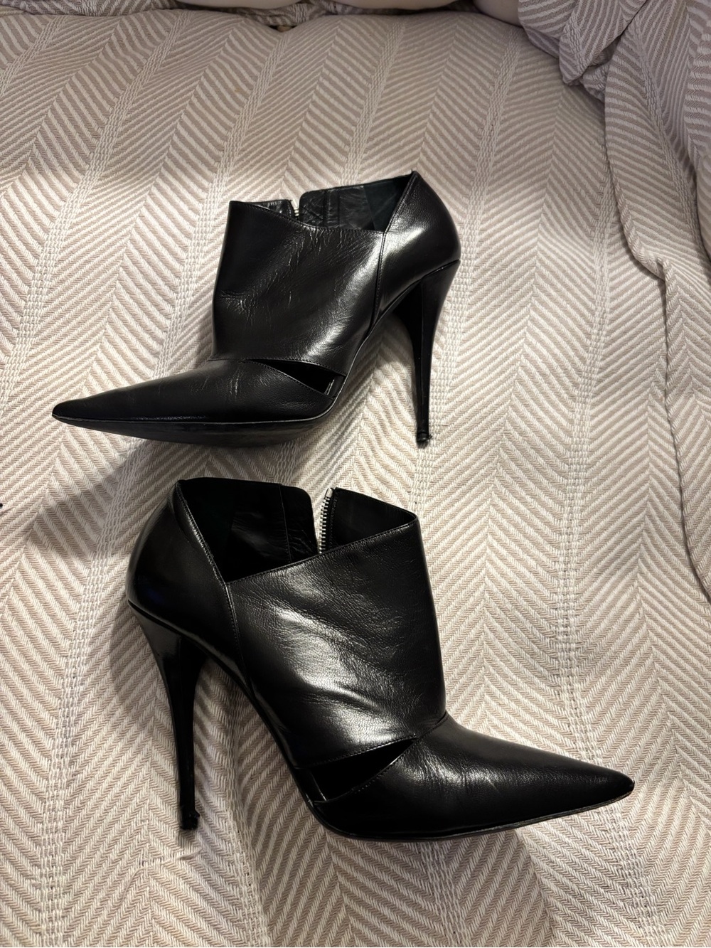 Narciso Rodriguez Black Pointed Leather Stiletto Ankle Boots
